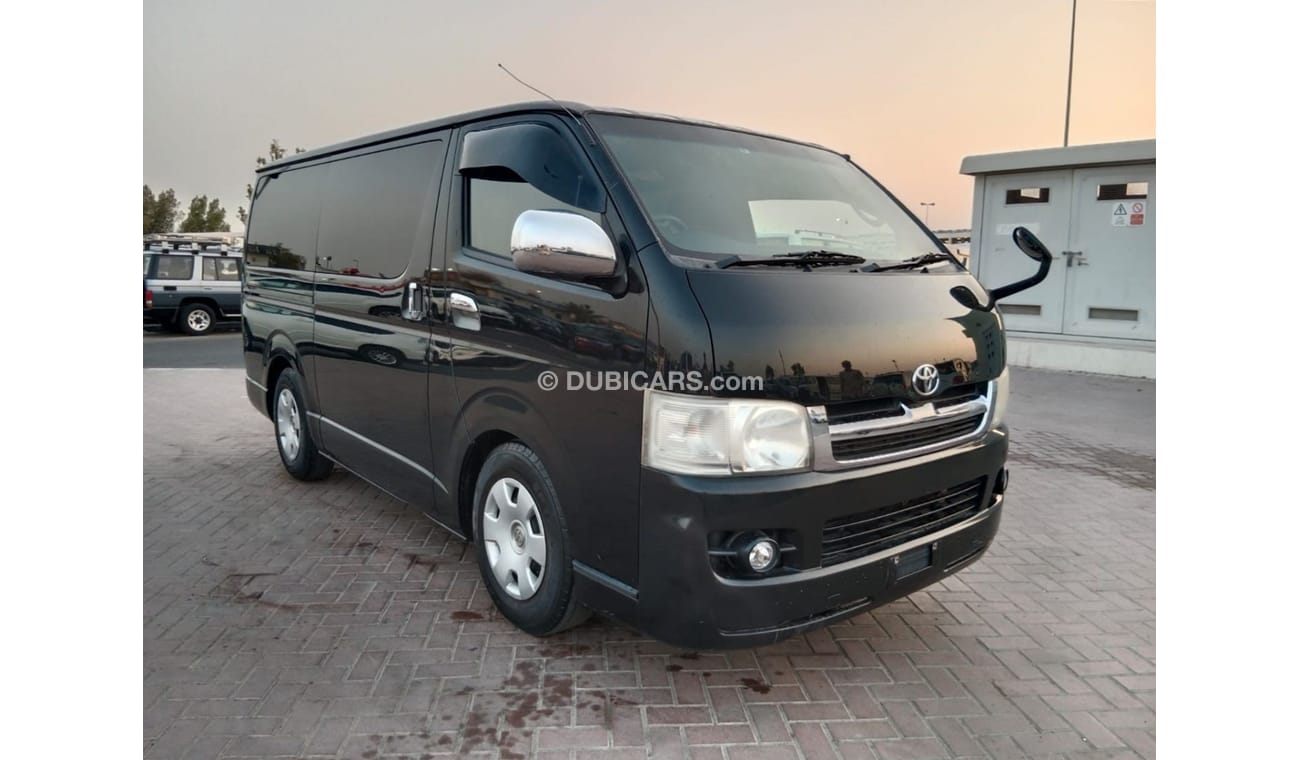 Toyota Hiace TOYOTA HIACE VAN RIGHT HAND DRIVE (PM1616)