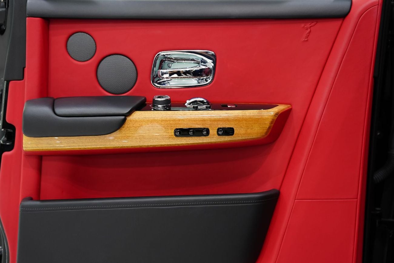 رولز رويس فانتوم VIII, Rear Entertainment, Starlight Headliner, Very Low KM, GCC Specs!!