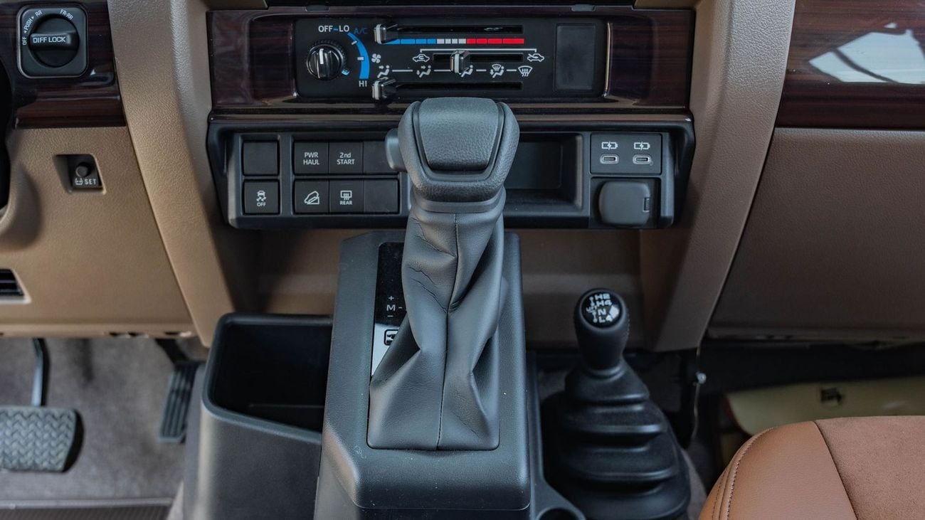 تويوتا لاند كروزر 70 2026 Toyota Land Cruiser LC76 4.0L AT Petrol Full Option (Black)