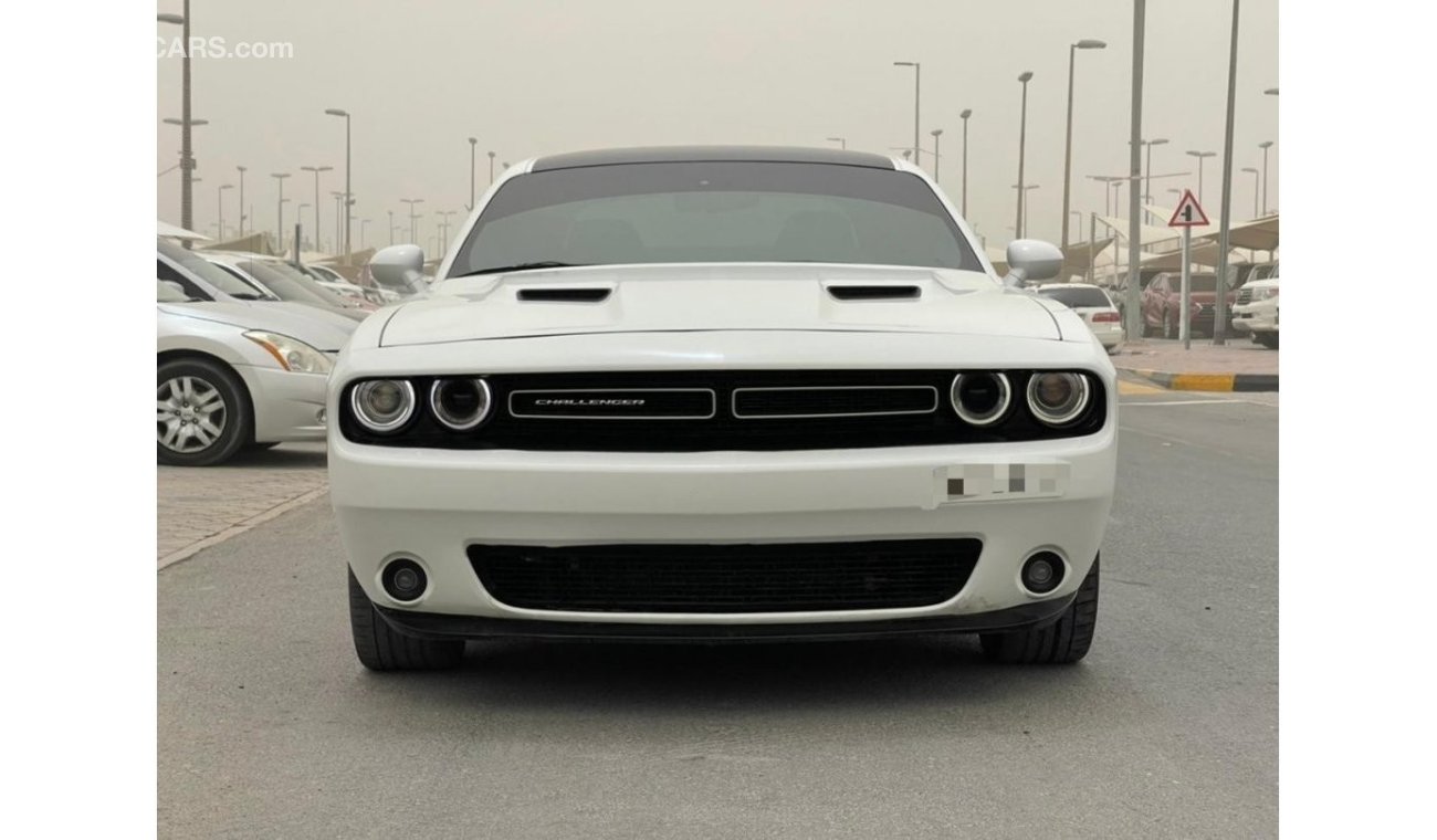 Dodge Challenger 2016 model 6v American cattle 133,000 km in excellent condition