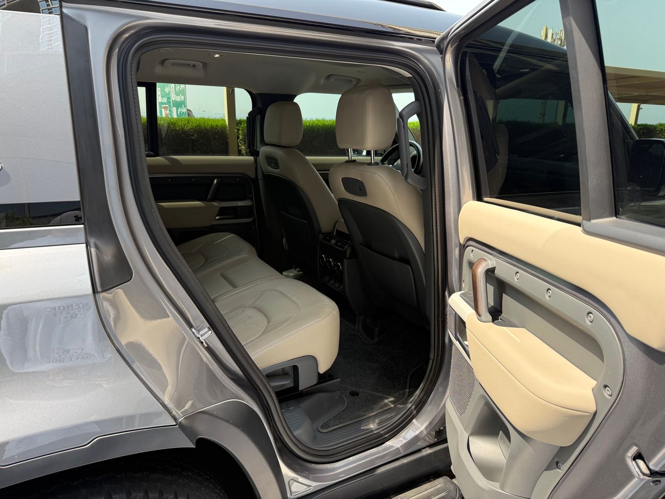 لاند روفر ديفندر