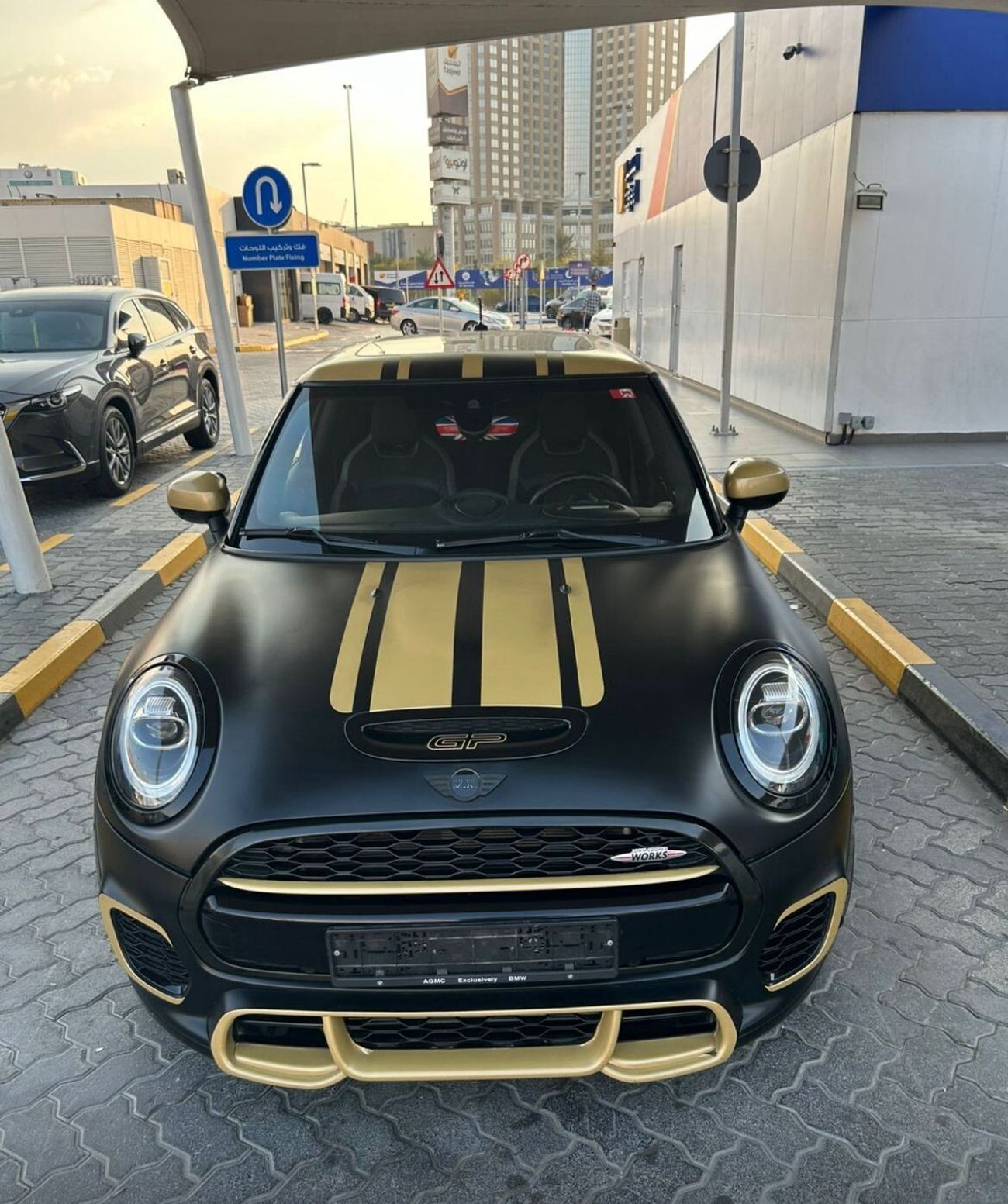 ميني كوبر إس 2.0 L TwinPower Turbo 4-cylinder engine, 8-speed Steptronic Sport automatic transmission, Sport-tune