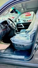 تويوتا لاند كروزر 2017 LHD VXR V8 Full Option Very Clean And Perfect Condition