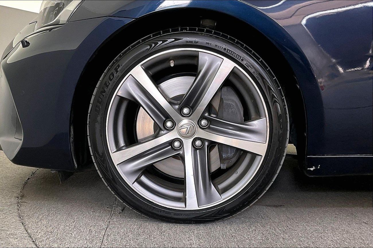 Lexus IS350 Platinum | Guaranteed Warranty | 0 Down Payment