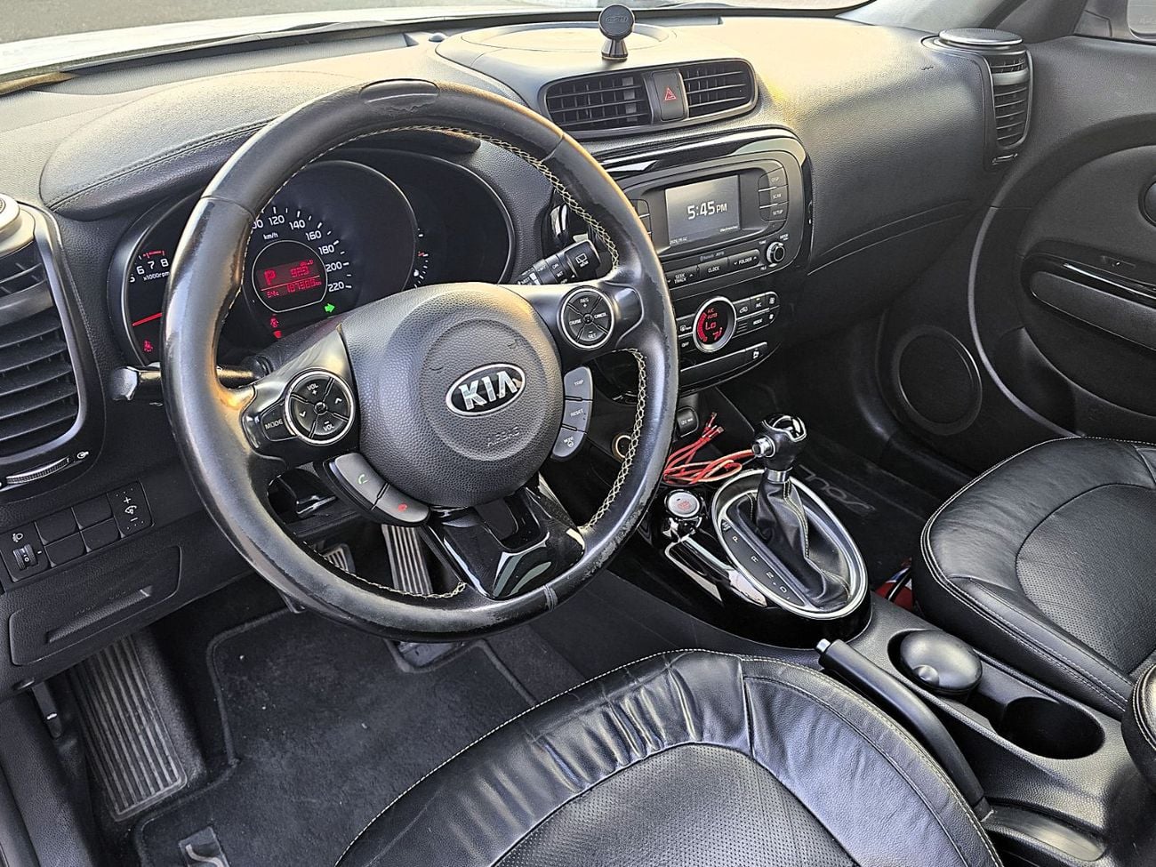 Kia Soul LX USED KIA SOUL 1.6L A/T FWD GCC White Color 2017