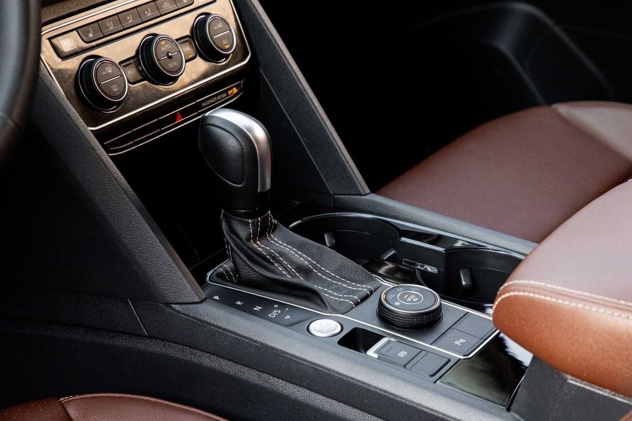 فولكس واجن تيرامونت comfortline | 2,350 P.M  | 0% Downpayment | VW Warranty | Low KM!