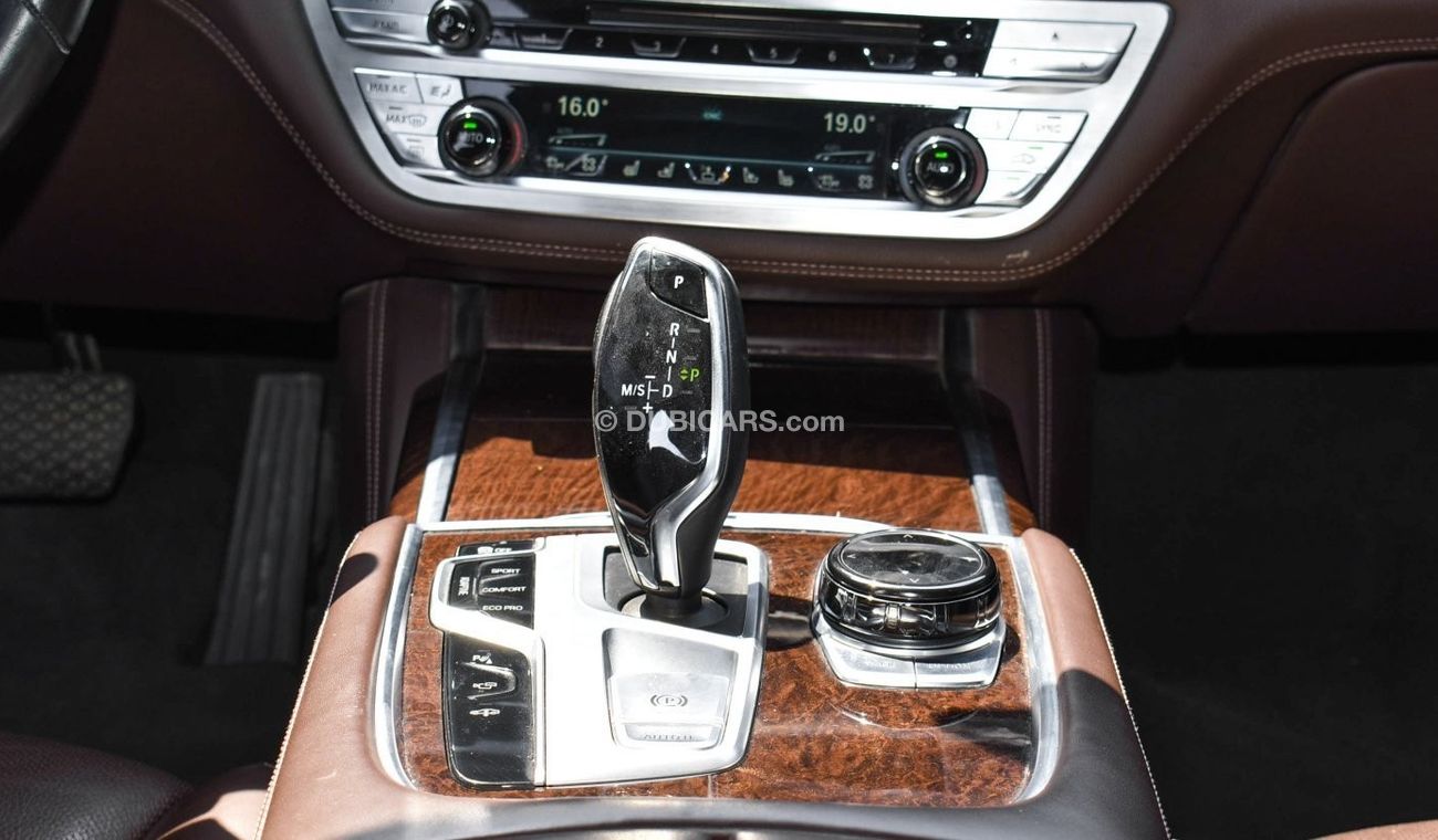 بي أم دبليو 750Li LI XDrive