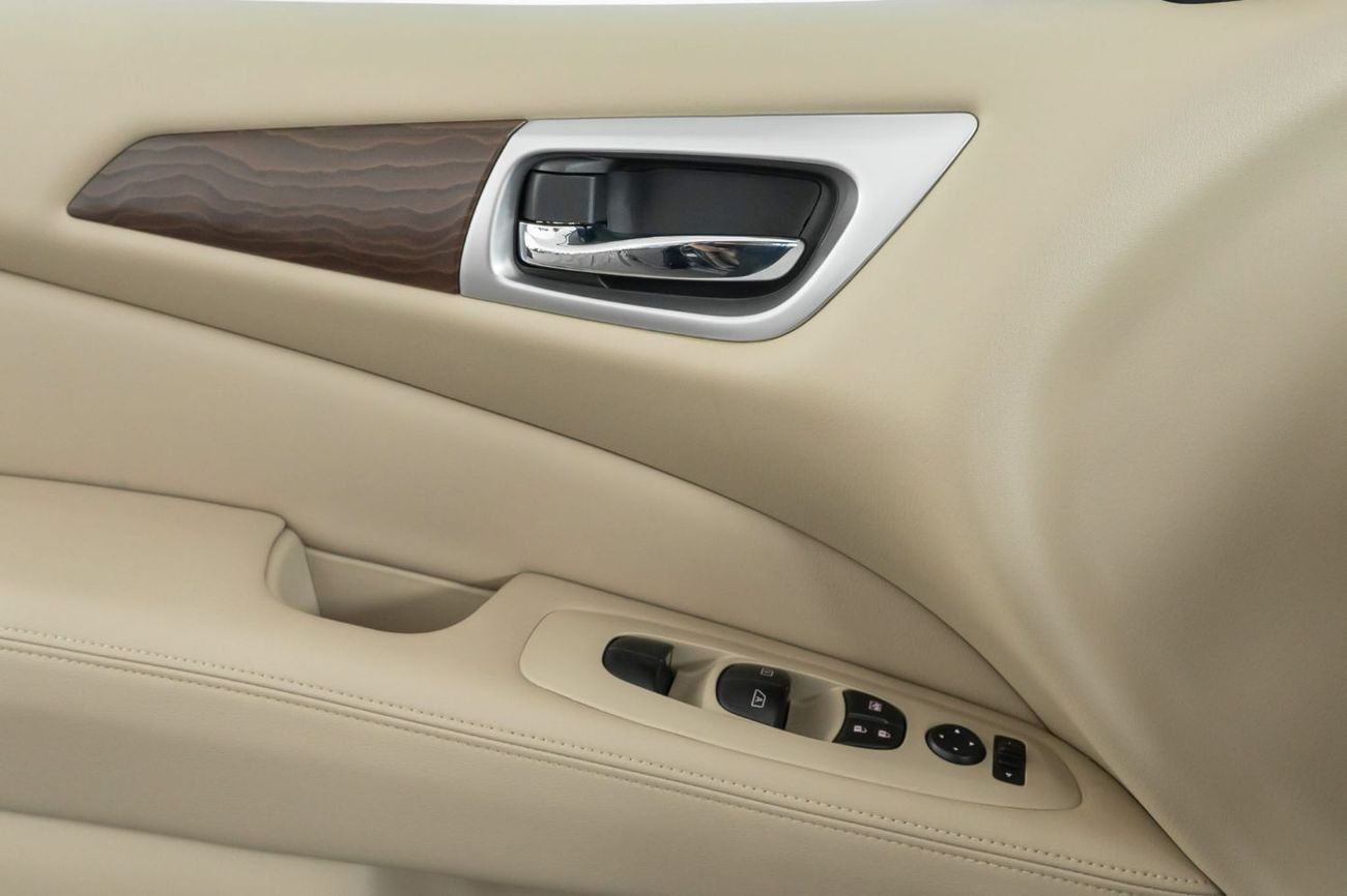 Nissan Pathfinder Midnight Edition 3.5L