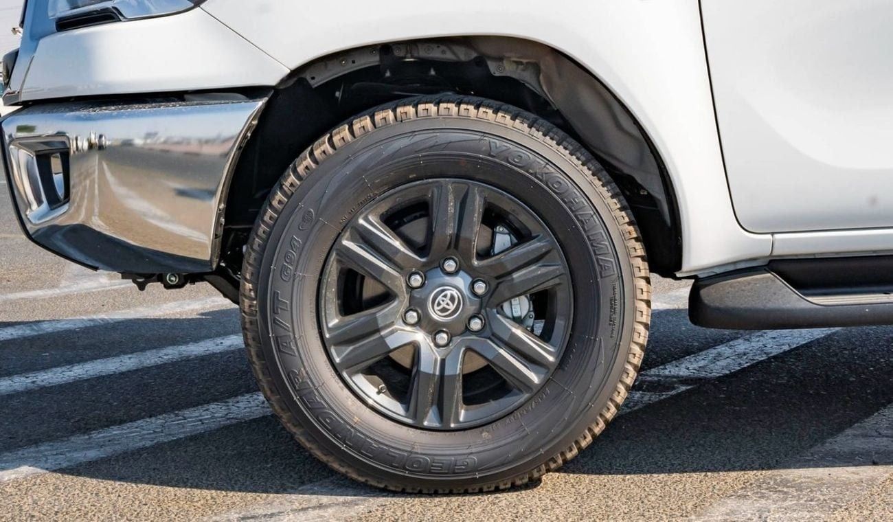 Toyota Hilux 2025 Toyota Hilux SR5 DC 4x4 2.7L Petrol AT (White)