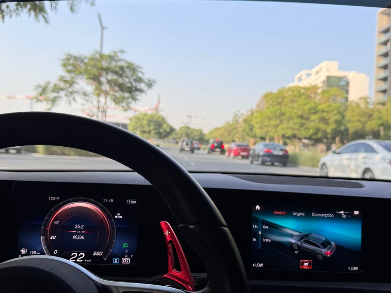 مرسيدس بنز A 220 188-hp turbocharged 2.0-liter 4-cylinder