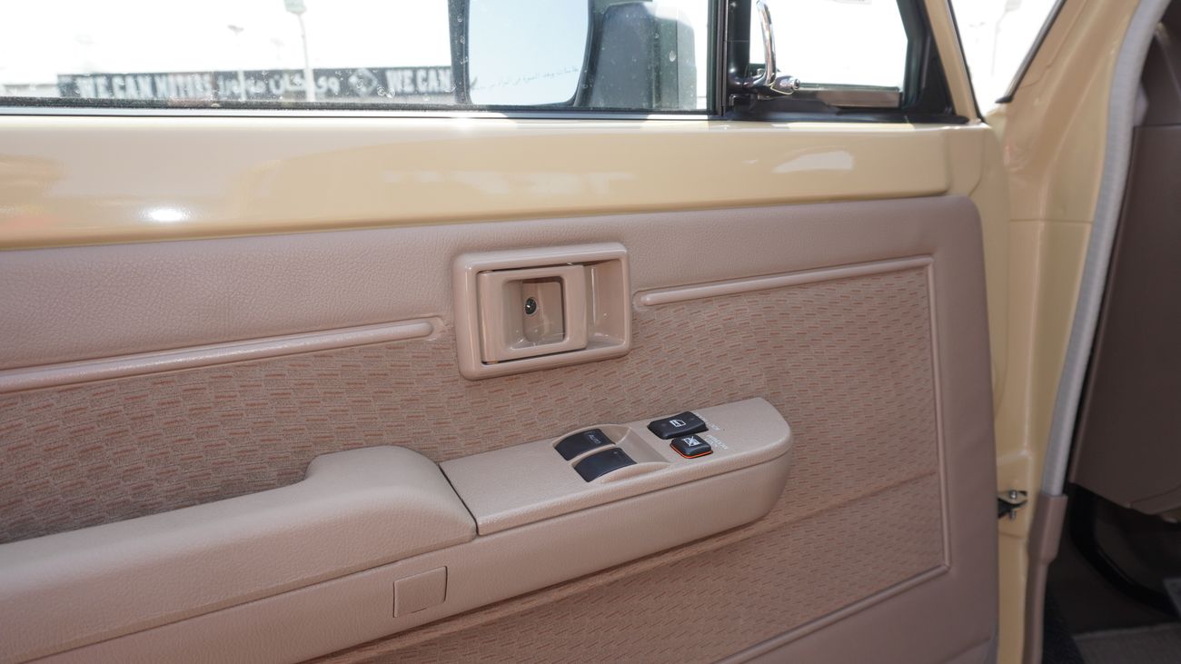 Toyota Land Cruiser Pick Up LX 4.0 L V6