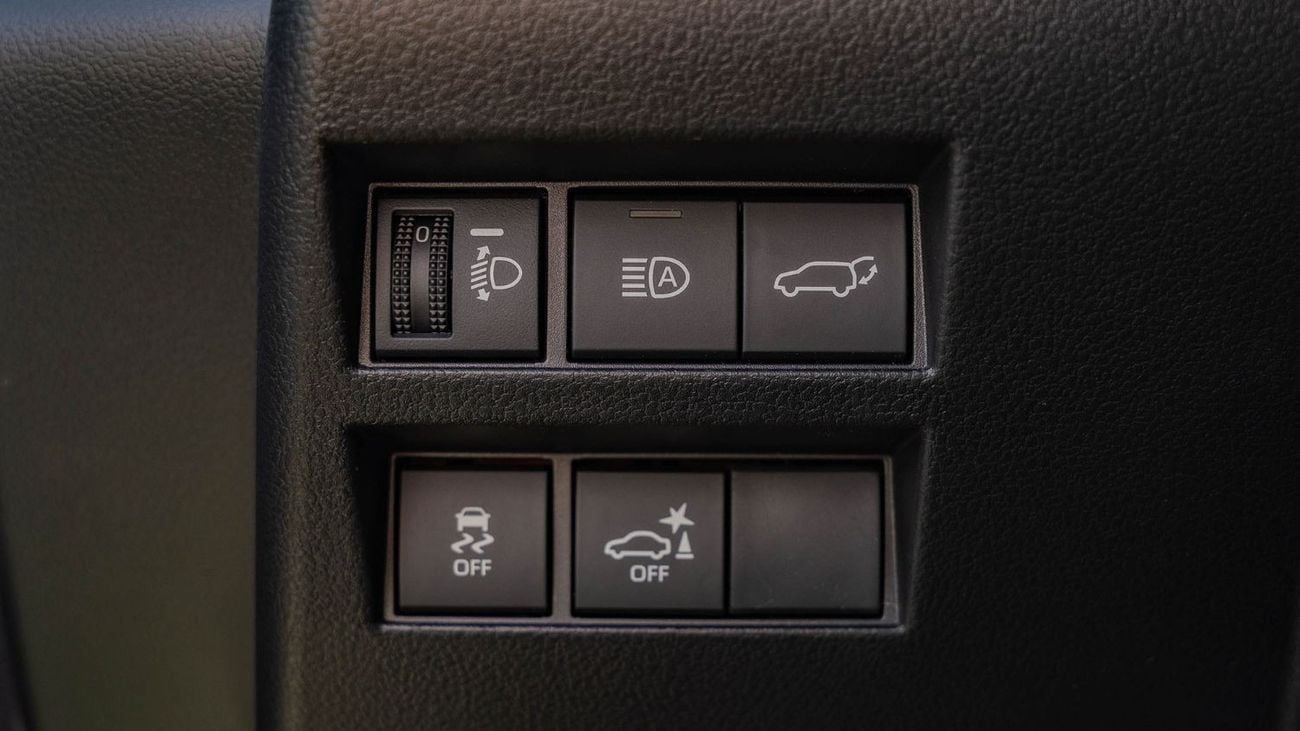 Toyota Land Cruiser 2026 Toyota Land Cruiser 300 GXR 3.3L Twin Turbo Diesel AT (Black)