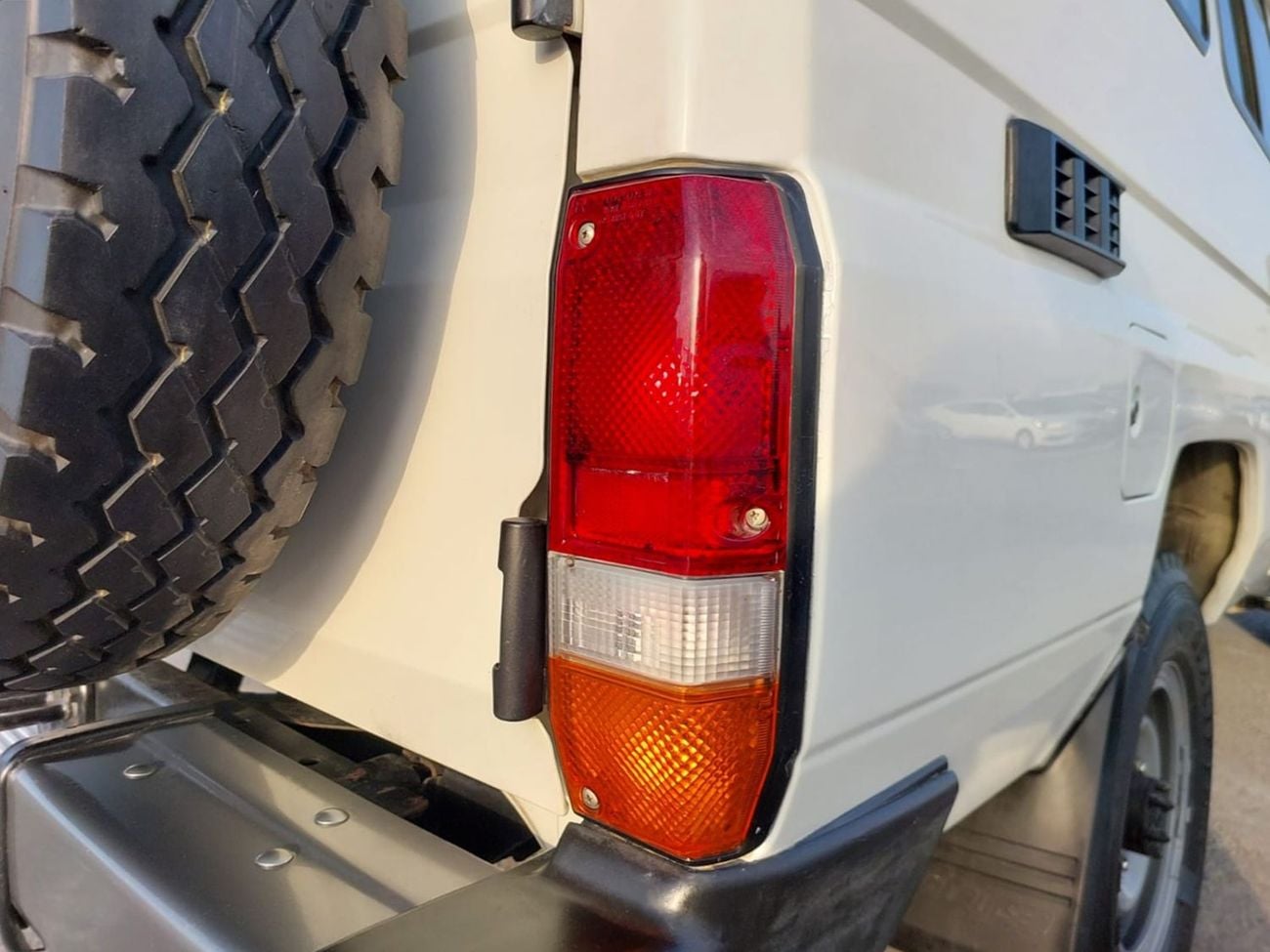 تويوتا لاند كروزر TOYOTA LAND CRUISER SUV RHD 2017 MODEL 4.2 L DIESEL MANUAL(PM89605)