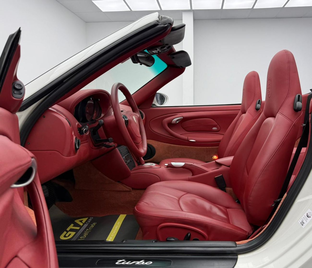 بورش 911 2004 Porsche 911 Turbo Cabriolet ,Service History ,Excellent Condition ,GCC