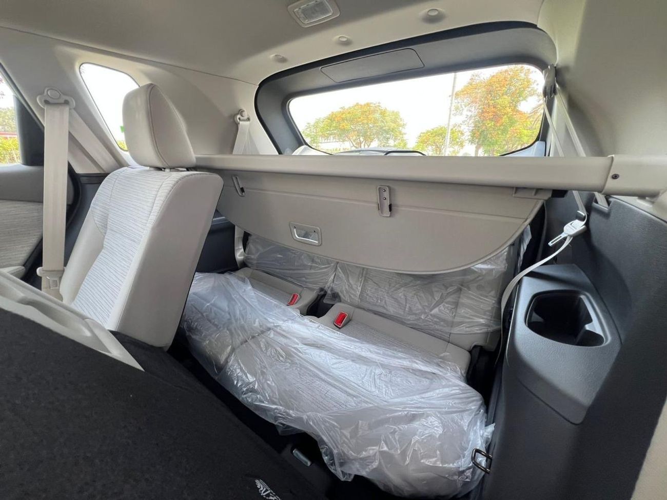 نيسان إكس تريل SV + OPT 4WD (7-Seater)