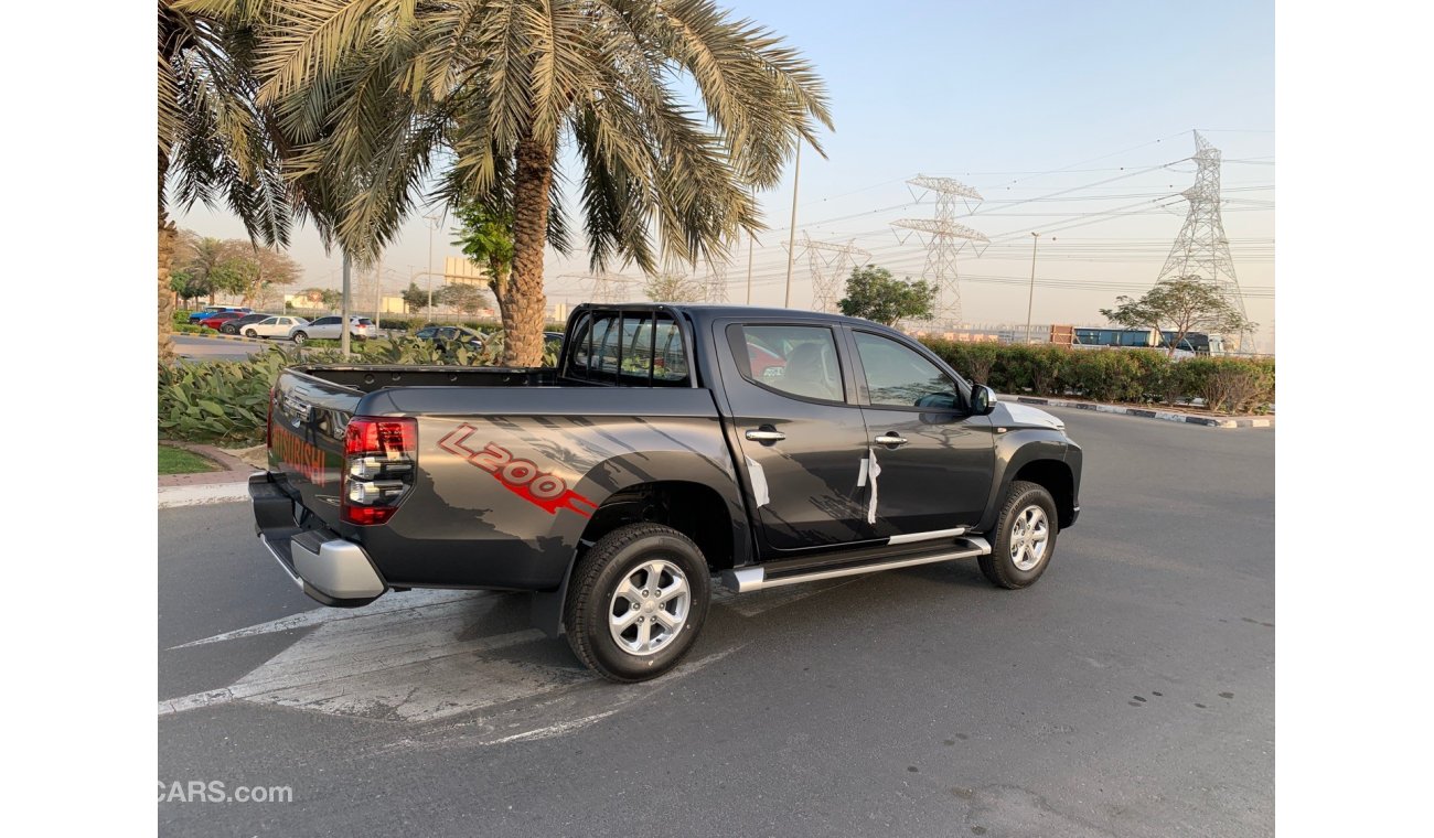 Mitsubishi L200 M/T 2021 Diesel GCC ( Production Jan/2021 ) Full option chrome package / stop lamp