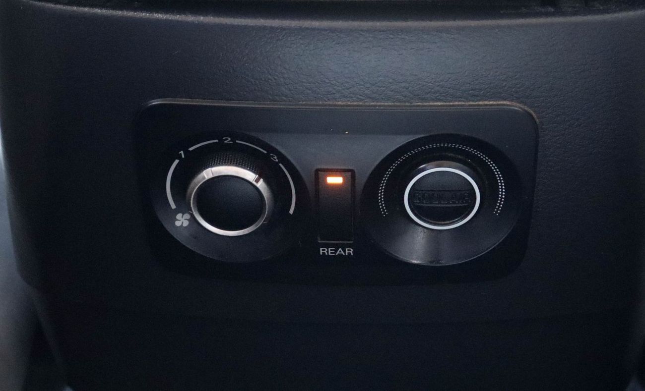 ميتسوبيشي باجيرو GLS Mid 3.8L (274 HP)