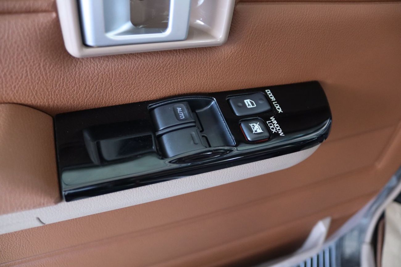 Toyota Land Cruiser 70 GRJ 71 4.0 V6 AUTOMATIC DIFF LOCK **EXPORT ONLY**التصدير فقط خارج الخليج**