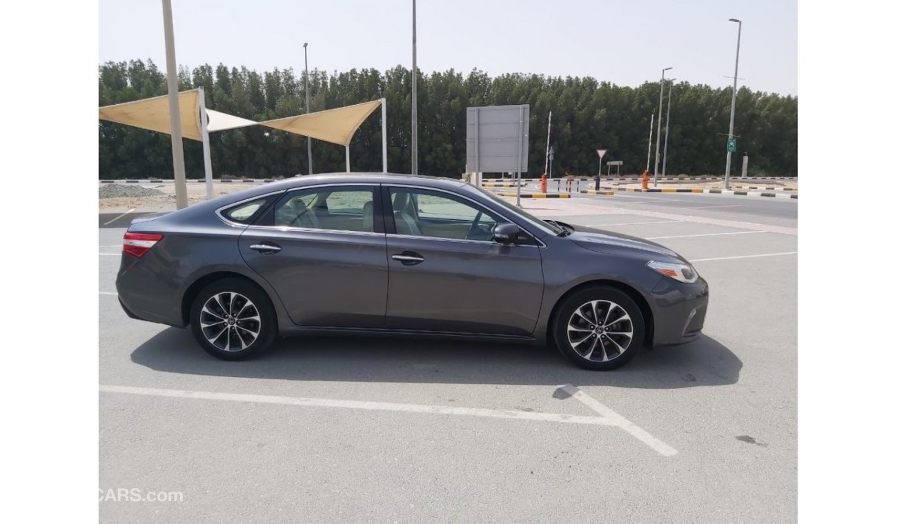 Toyota Avalon XLE - Full Option