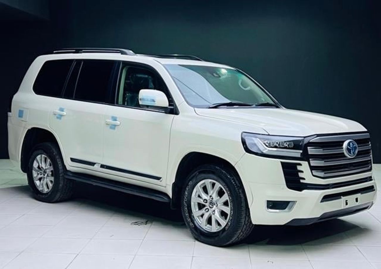 تويوتا لاند كروزر Sahara 2016 Model RHD Diesel Engine Full Option Facelift to LC300 2024 Very Clean And Perfect