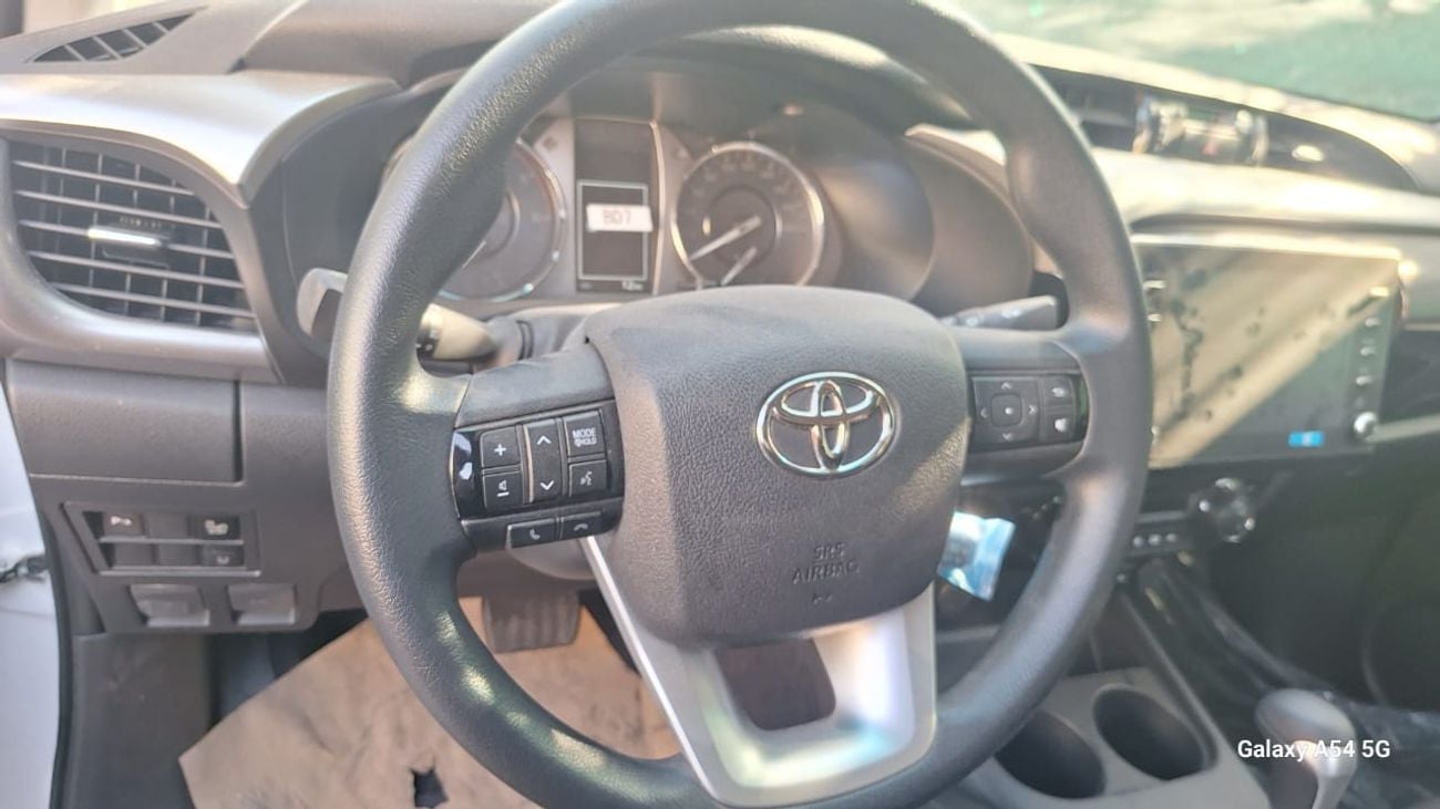 Toyota Hilux TOYOTA HILUX DC 2.4L DIESEL AT