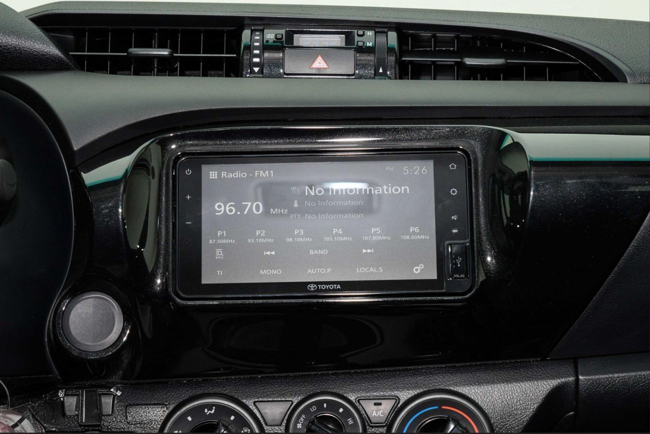 Toyota Hilux 2.4L 4X4 D/C STD(i) M/T DIESEL