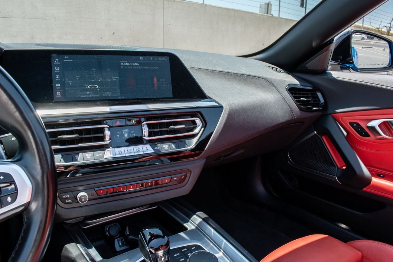 بي أم دبليو Z4 sDrive 30i