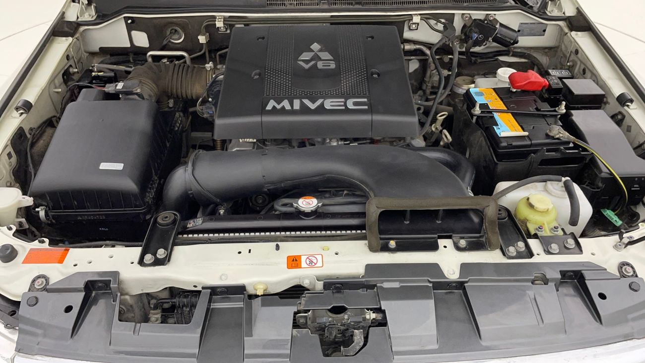 Mitsubishi Pajero GLS HIGHLINE 3.8 | Zero Down Payment | Home Test Drive