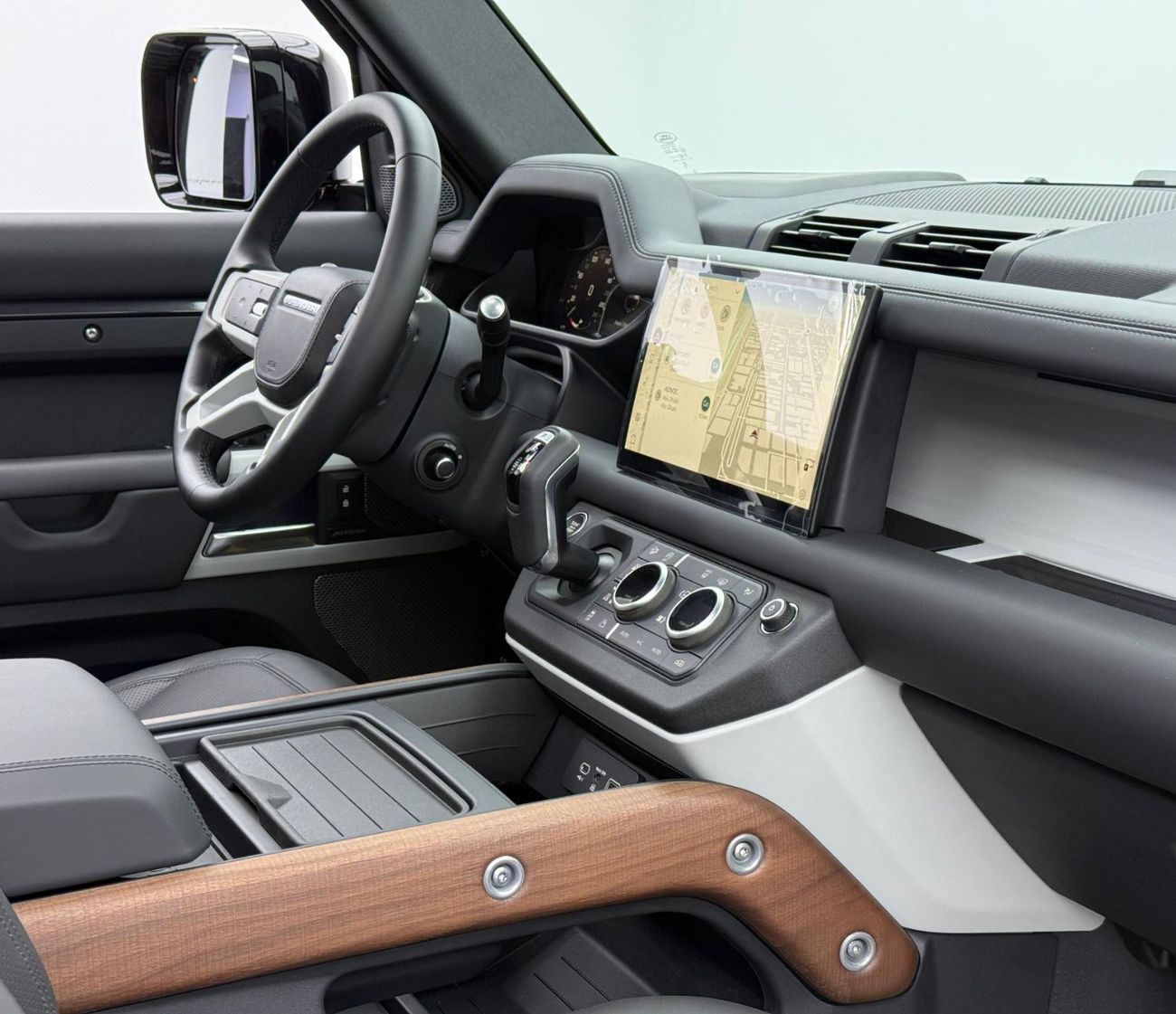 Land Rover Defender 110 X-Dynamic HSE P400 3.0L 2024 Land Rover Defender 110 HSE Dynamic P400, 2028 Agency Warranty  Ser