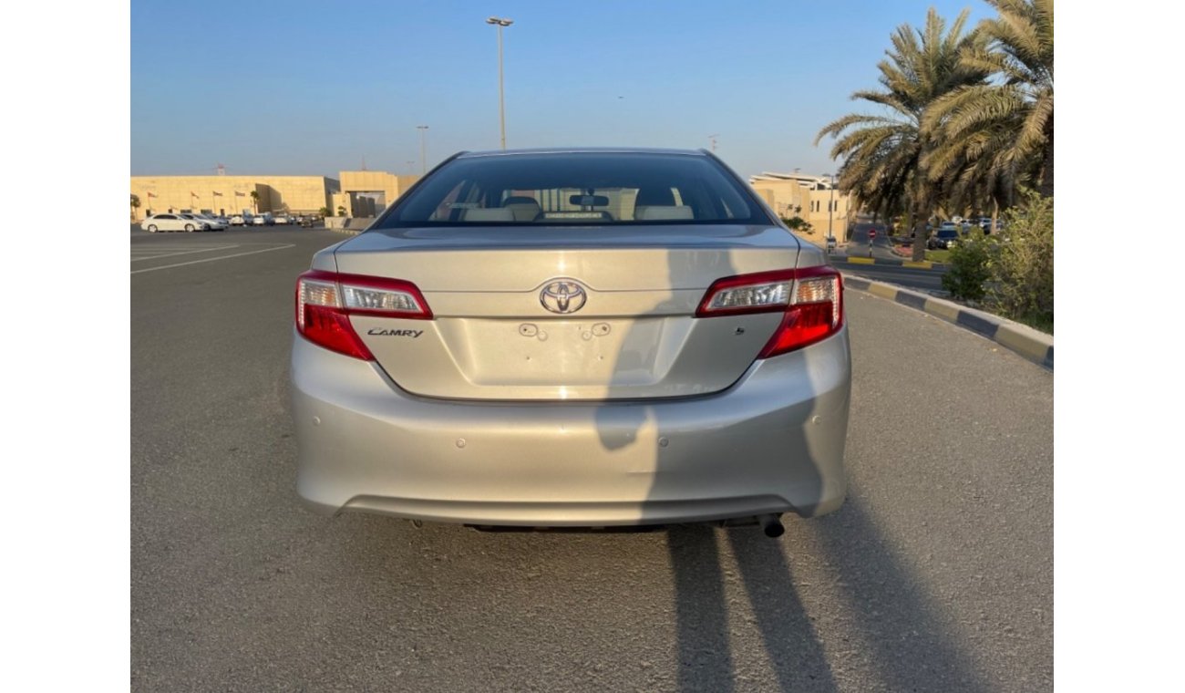 Toyota Camry GL Toyota Camry   model 2015  GCC Excellent Condition