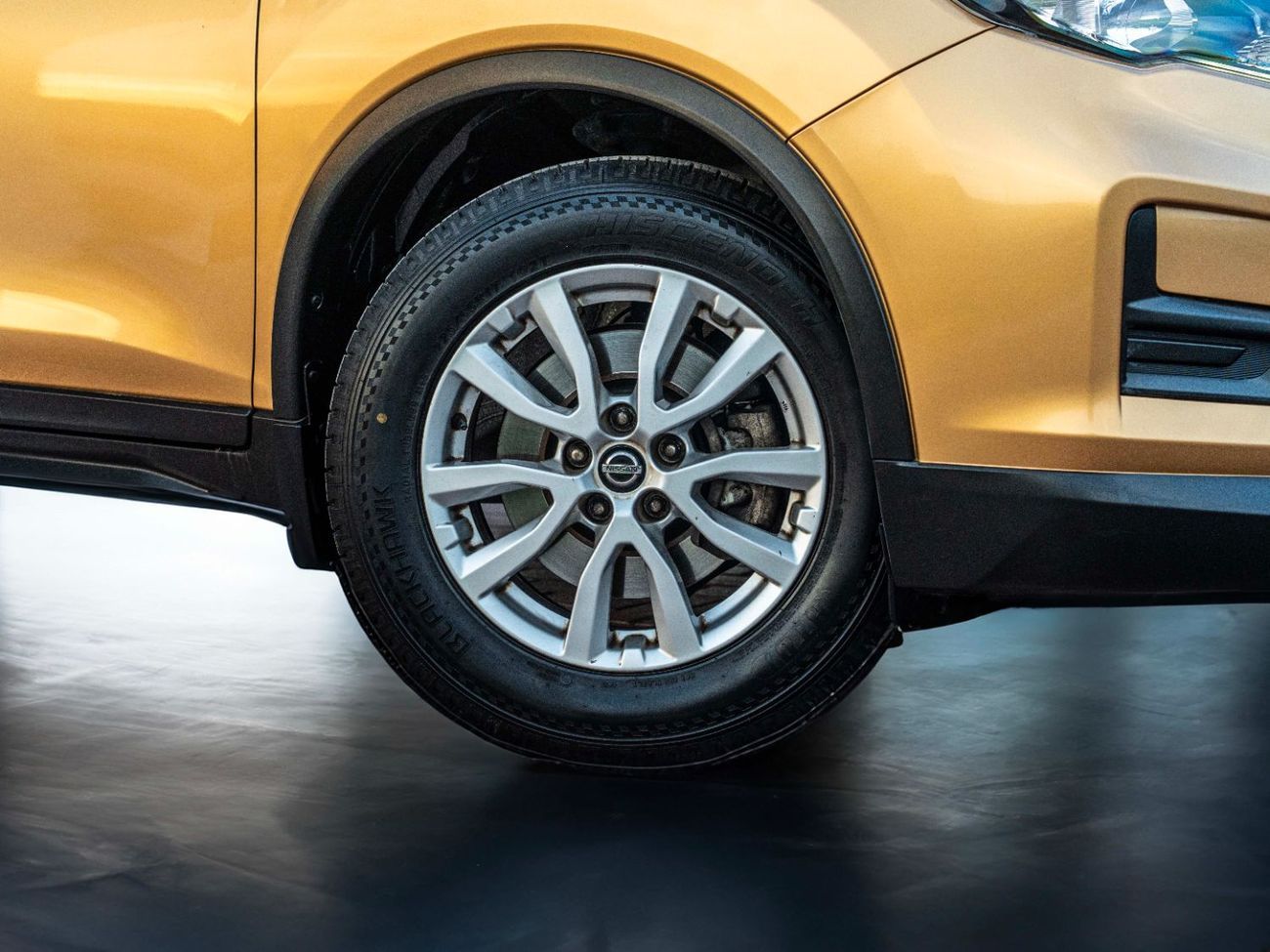 نيسان إكس تريل S 2.5L FWD (5 Seater)