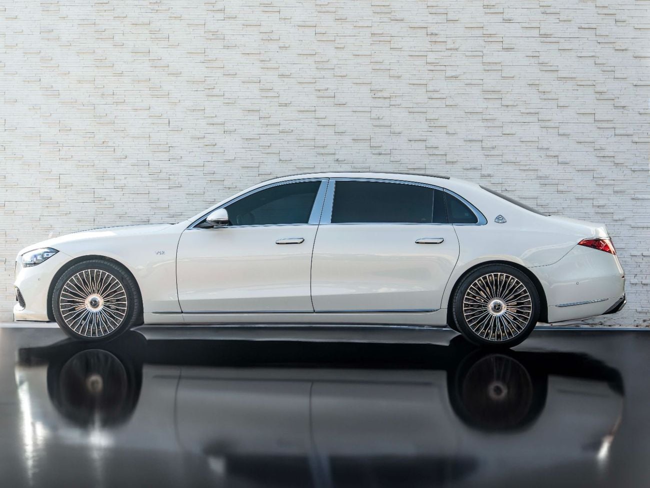 مرسيدس مايباخ S680 مايباخ LUXURY