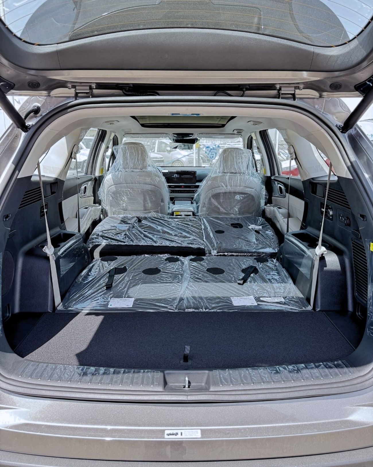 كيا سورينتو KIA SORENTO 1.6L (HYBRID) - BROWN 2025 MODEL -MID OPTION