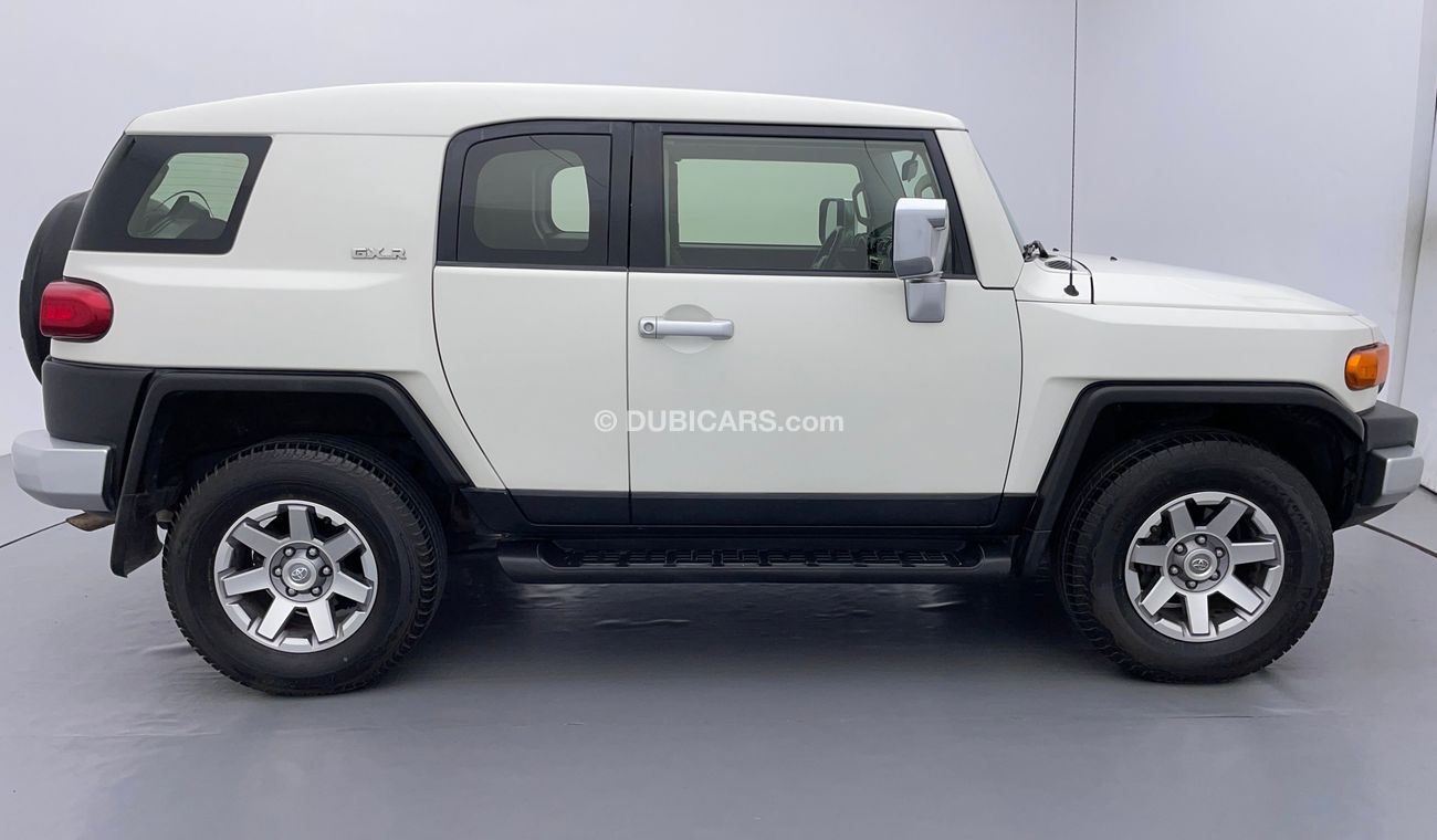 Toyota FJ Cruiser GXR 4 | Zero Down Payment | Free Home Test Drive