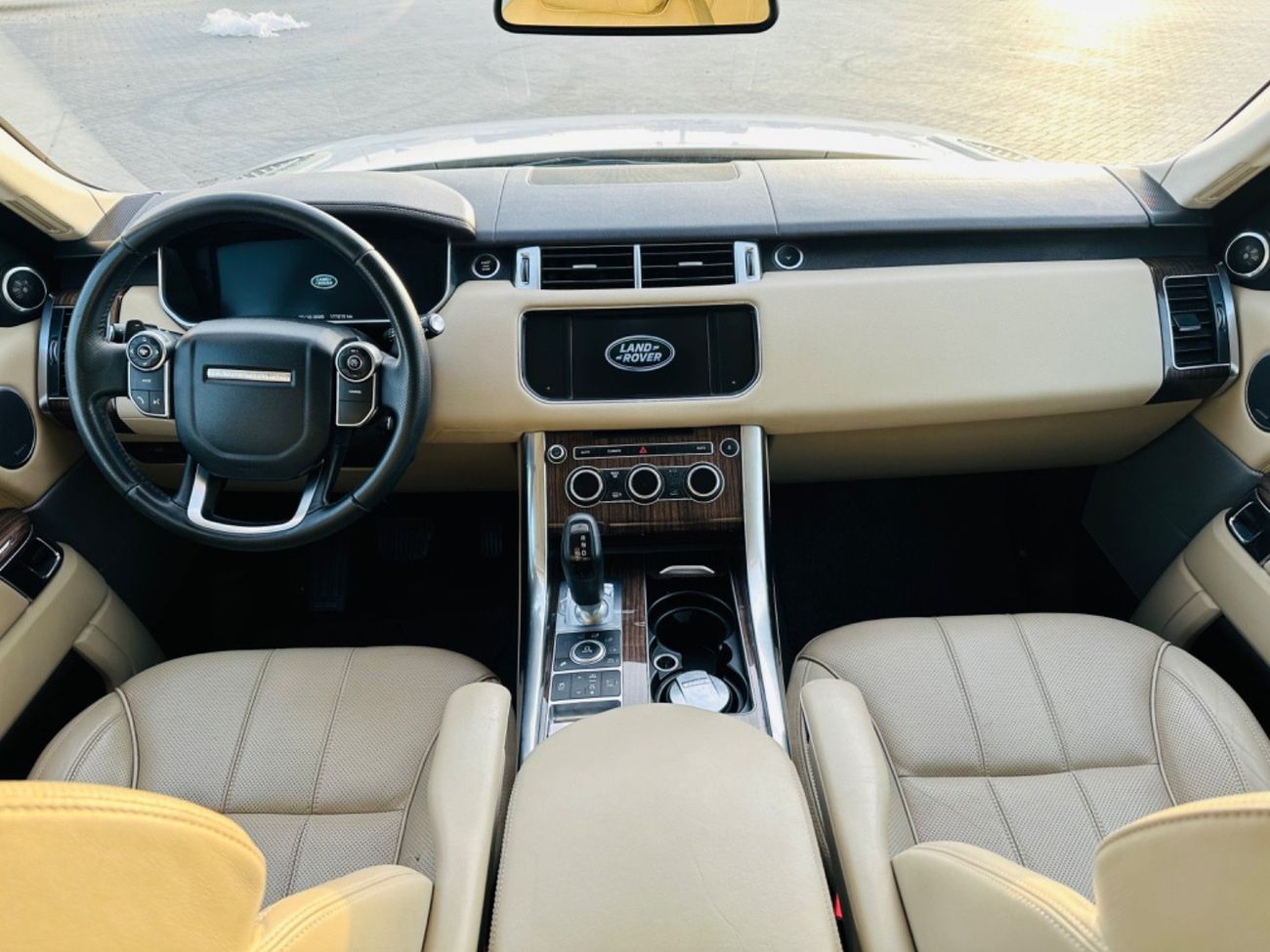 Land Rover Range Rover Sport HSE DYNAMIC 5.0L (525 HP) MODEL 2014 GCCCAR PERFECT CONDITION INSIDE AND OUTSIDE