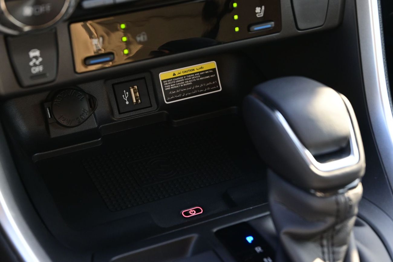 تويوتا راف ٤ Toyota RAV4 Limited 2.5L Hybrid, AWD, Model 2025 Color White