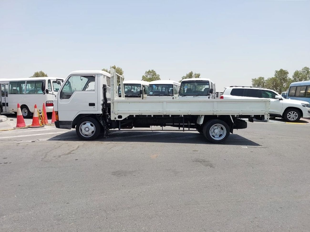 Mitsubishi Fuso Canter MITSUBISHI CANTER 4D33 TRUCK RHD 1993 MODEL 4.2 L DIESEL MANUAL(PM81723)