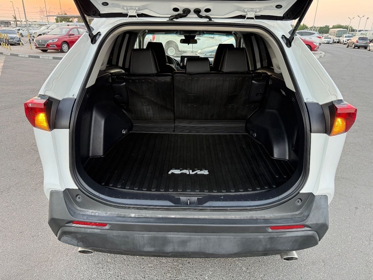 Toyota RAV4 XLE 2.5L 2021 TOYOTA RAV4 XLE HYBRID AWD IMPORTED FROM USA