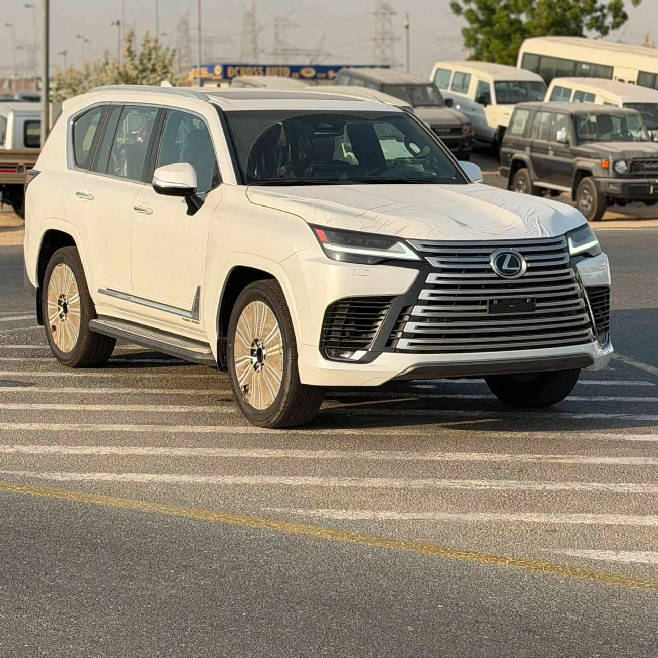 لكزس LX 600 SIGNATURE SIGNATURE