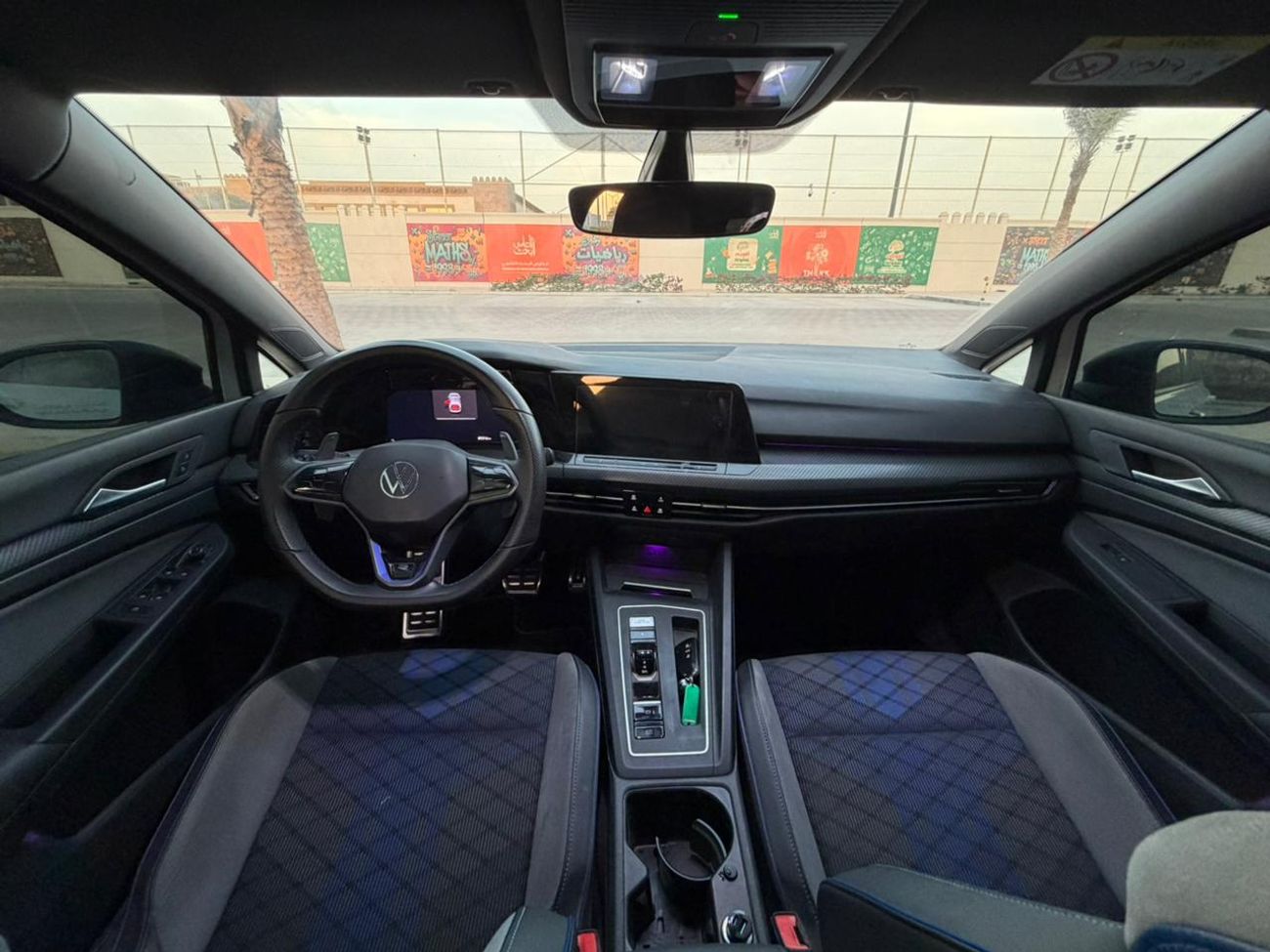 Volkswagen Golf R Base 2.0T