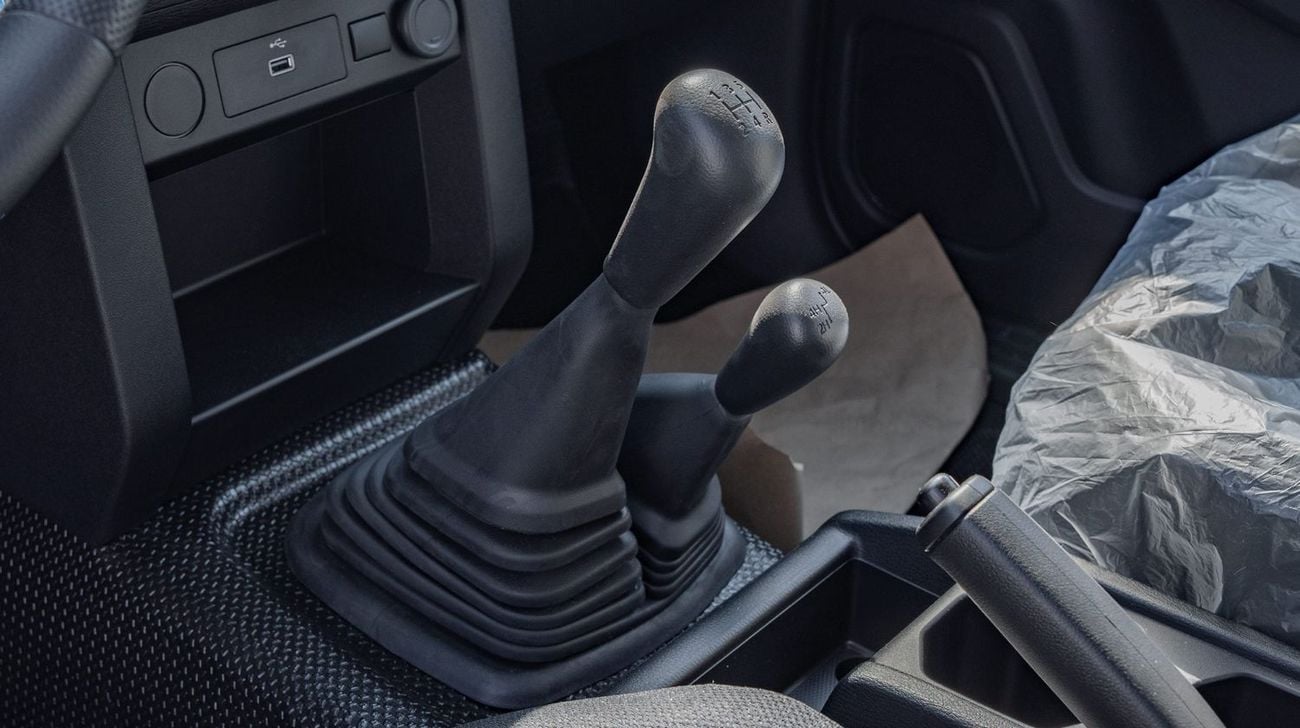 ميتسوبيشي L200 2026 Mitsubishi L200 GL 2.4L 4WD DC MT Petrol (White)