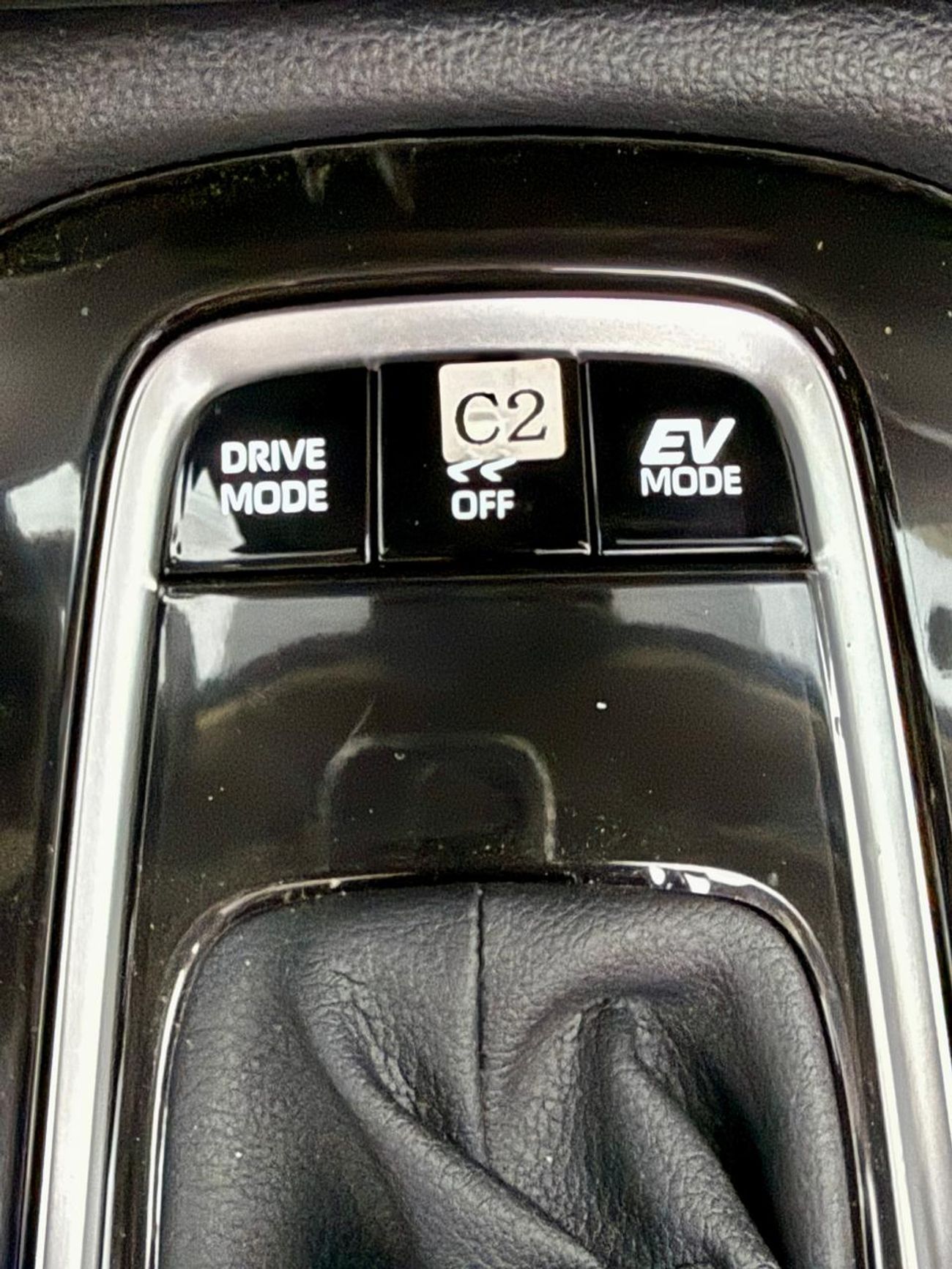 تويوتا كورولا كروس Toyota Corolla Cross Hybrid 2.0L