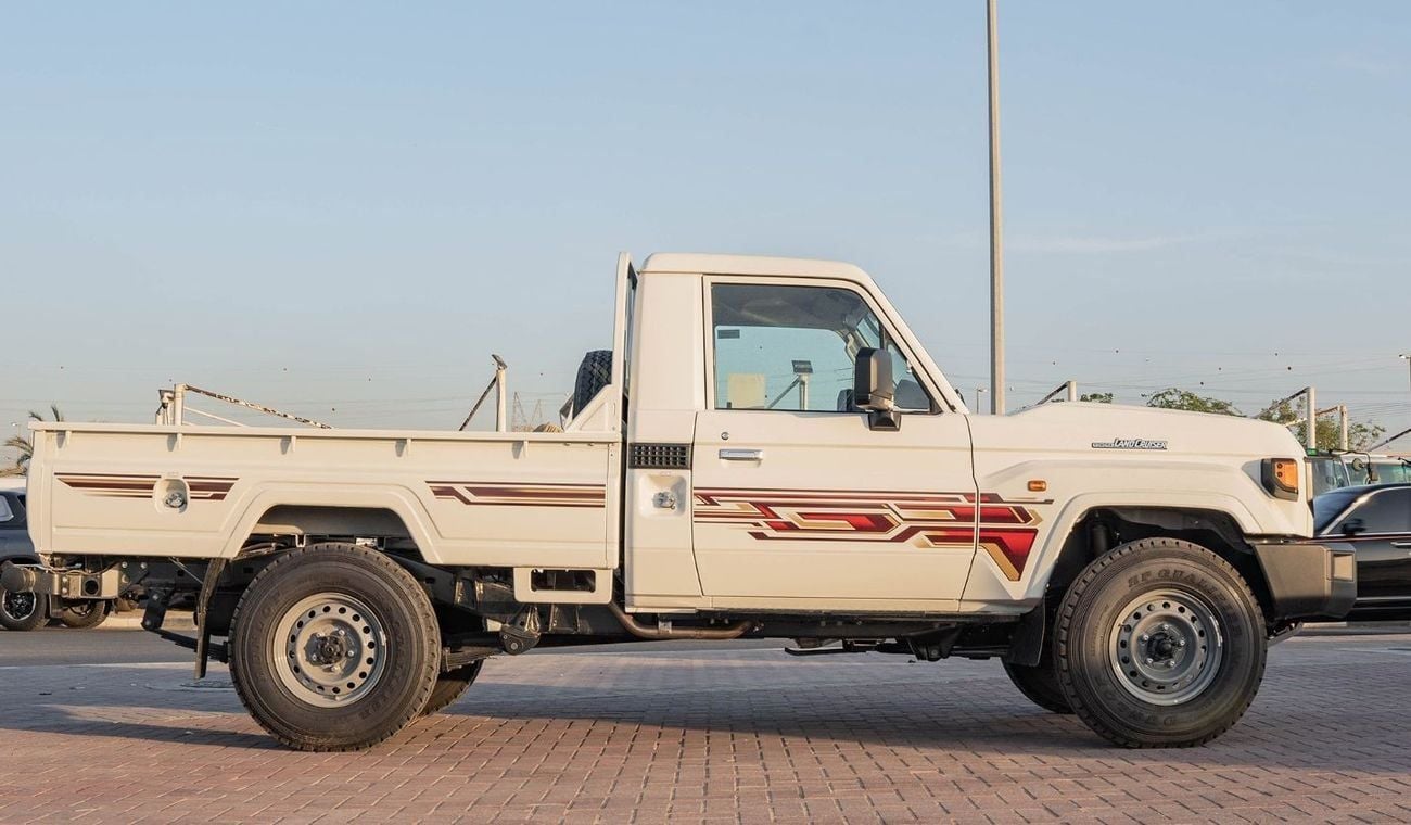 Toyota Land Cruiser Pick Up 2025 Toyota Land Cruiser LC 79 4.0L SC AT Petrol Basic w/ Fridge (White)
