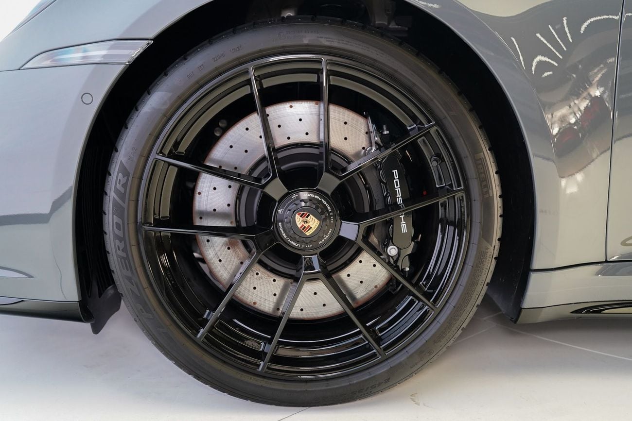 بورش 911 Targa 4GTS 3.0L (450 HP)