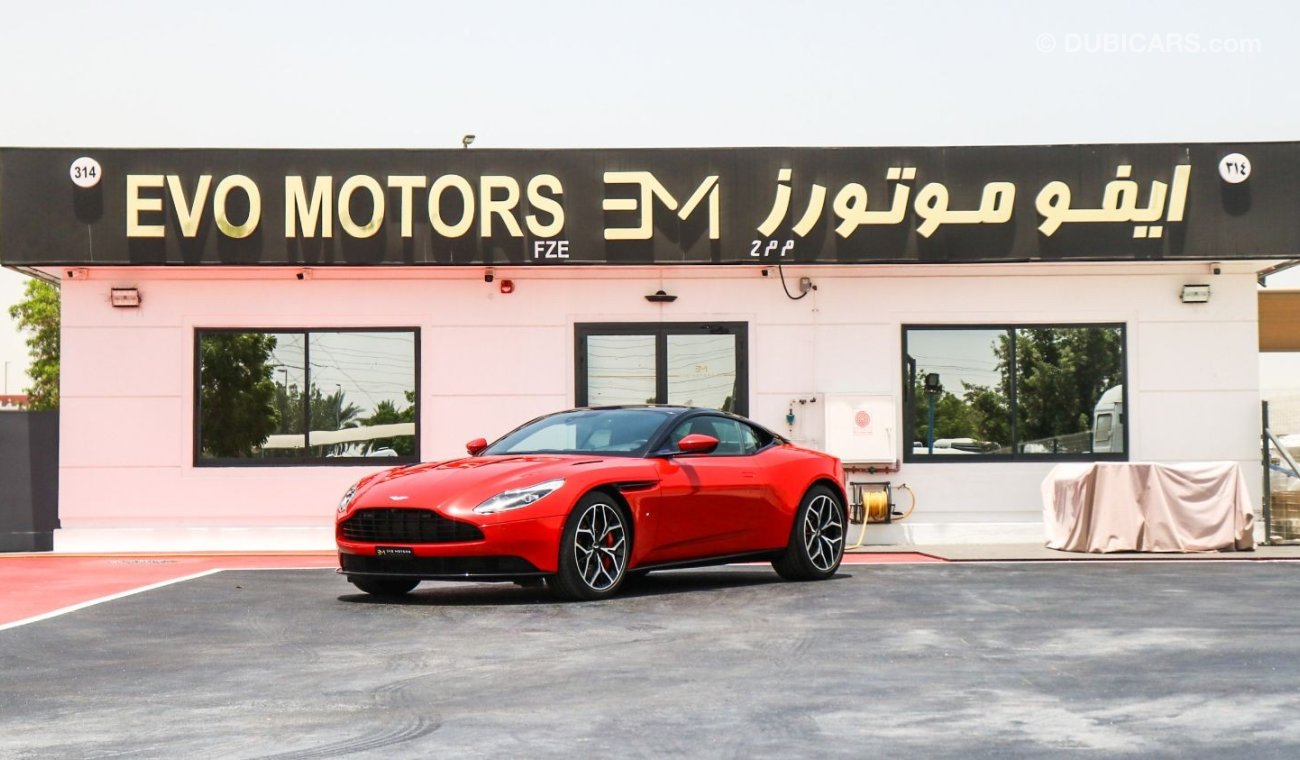 Aston Martin DB11 V12*Gloss black roof*Trunk black*Wooden inlay piano black*Brake calipers painted red