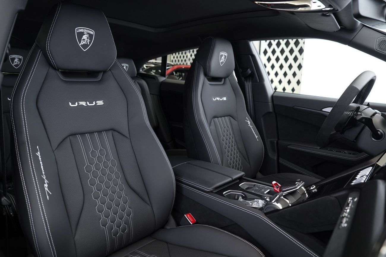 لامبورغيني اوروس 4.0T V8 Performante