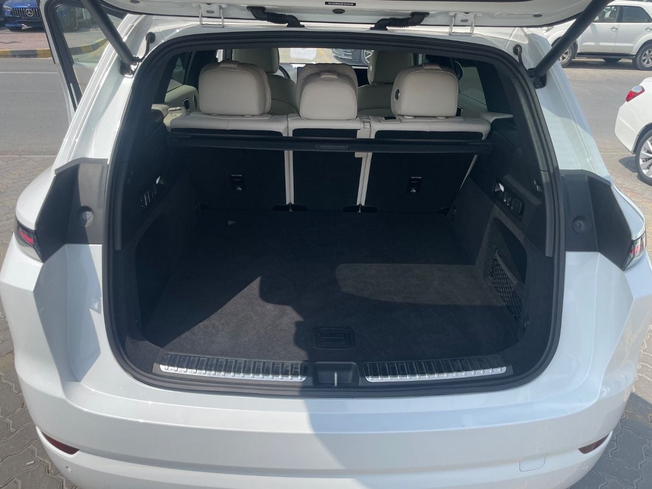 لي اوتو L7 لي اوتو L7 وارد الصين بحالة جيدة جدا