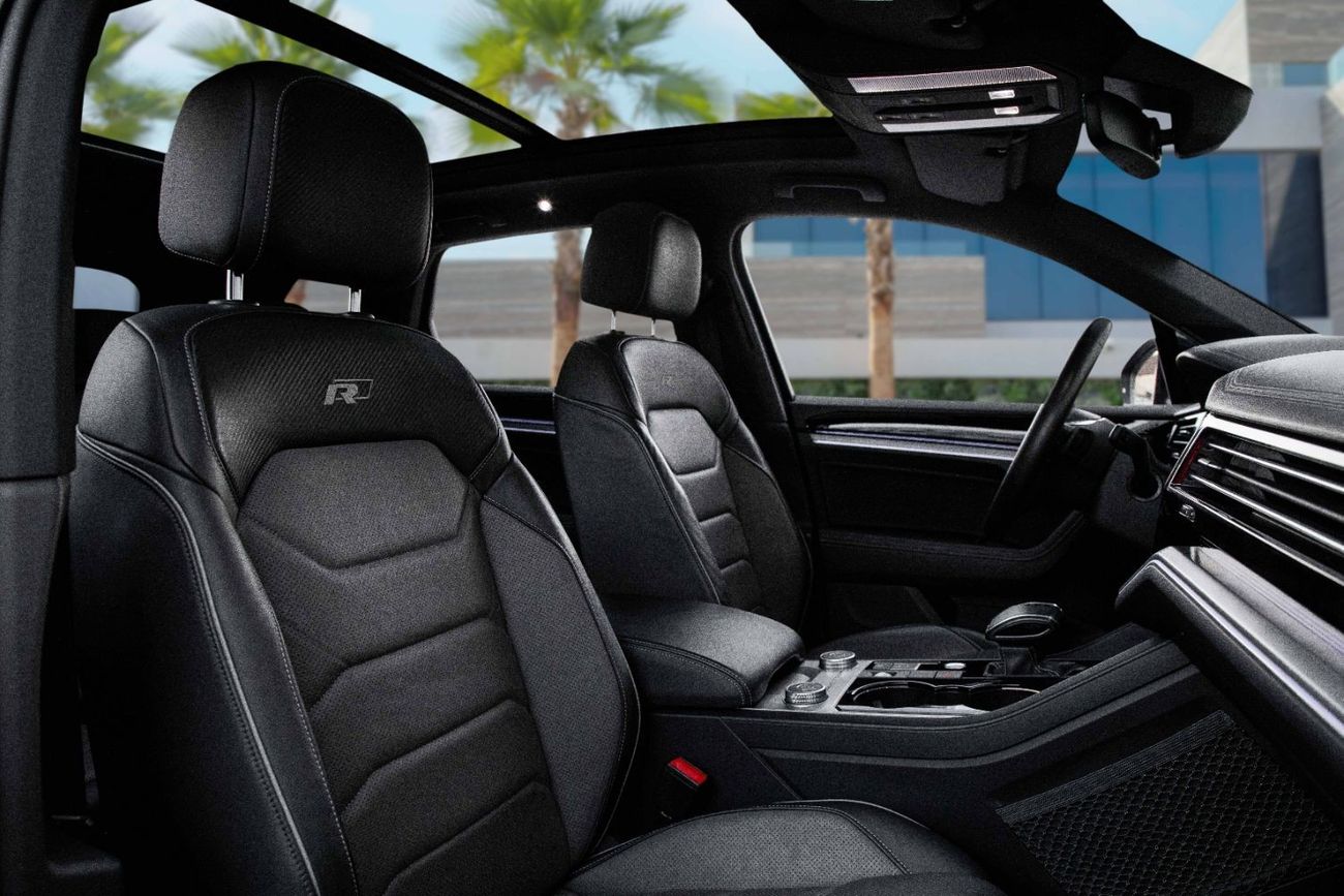 فولكس واجن طوارق R-لاين | 3,329 P.M  | 0% Downpayment | Under Warranty!