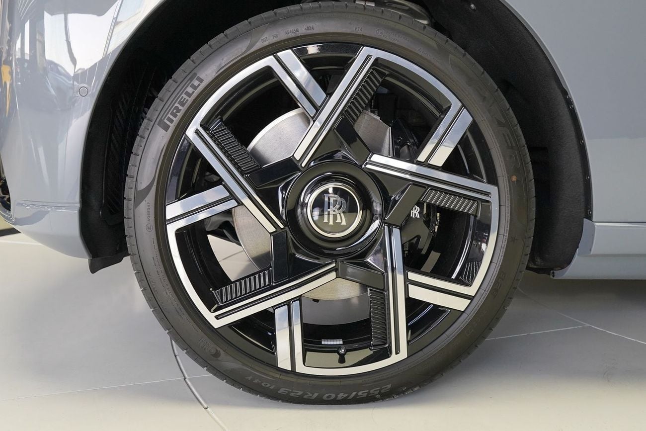 رولز رويس كولينان BLACK BADGE