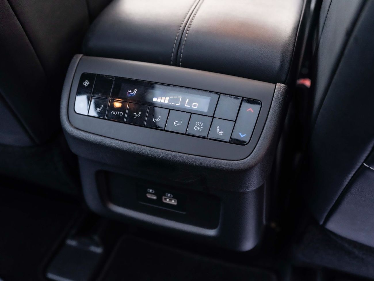 Nissan Pathfinder SL 3.5L (7 Seater)